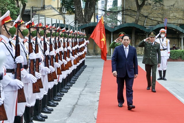 Thủ tướng Phạm Minh Chính đến thăm, động viên cán bộ, chiến sĩ Cục A05 và Cục C07 nhân dịp Xuân Nhâm Dần - Ảnh: VGP/Nhật Bắc