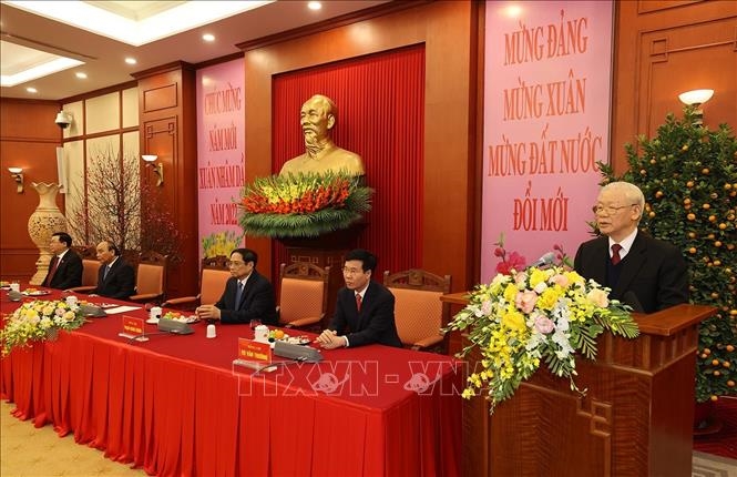 Tổng Bí thư Nguyễn Phú Trọng chúc Tết các đồng chí lãnh đạo và nguyên lãnh đạo Đảng, Nhà nước. Ảnh: Trí Dũng/TTXVN