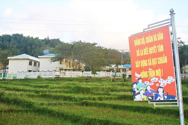 Bộ mặt nông thôn mới của xã La Dêê ngày càng khởi sắc. (Ảnh: VGP/Minh Trang)
