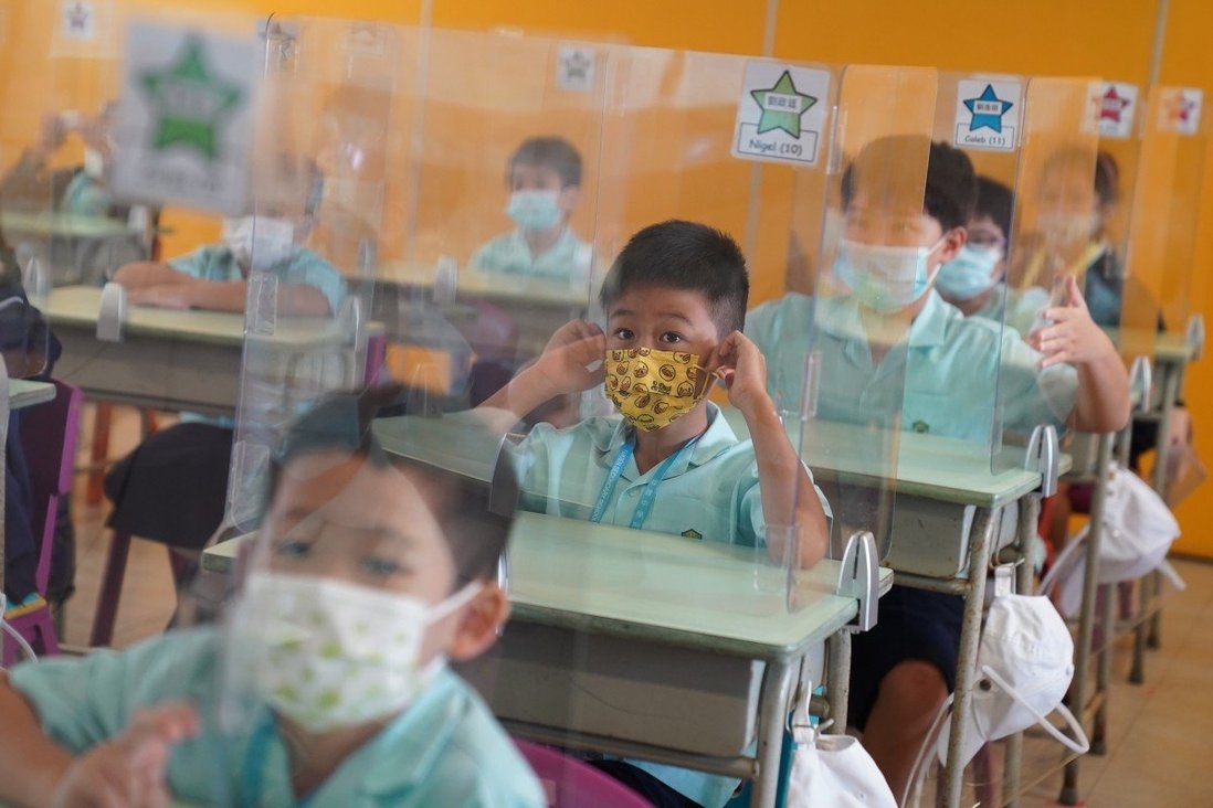 Hong Kong mở chiến dịch tiêm chủng cho trẻ từ 5-11 tuổi, coi đây là bước cần thiết để mở cửa trở lại trường học. Ảnh: SCMP