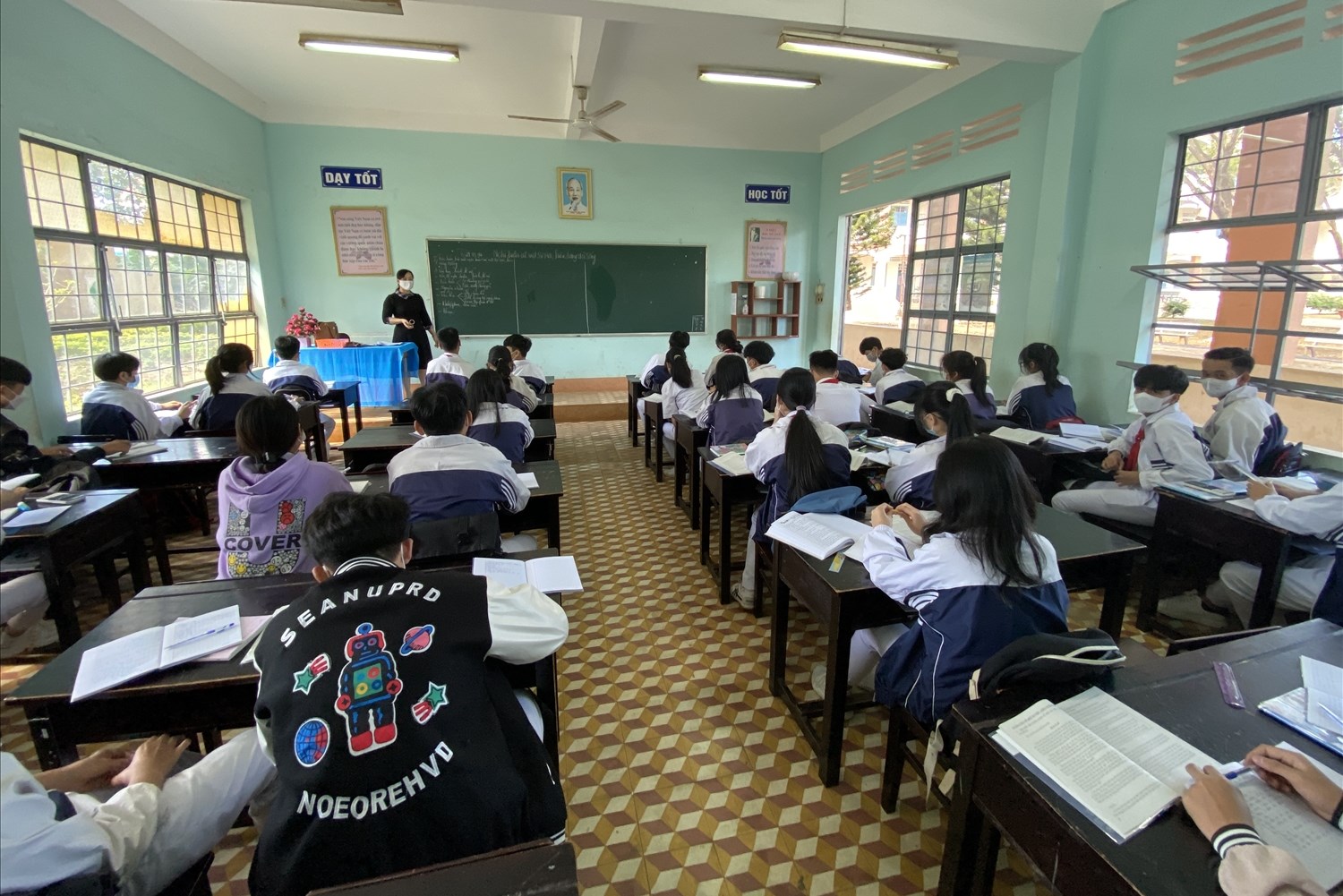 Học sinh của 743/838 trường học các cấp ở Gia Lai đã phấn khởi trở lại trường học trực tiếp
