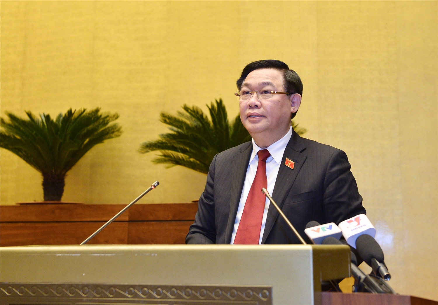 Chủ tịch Quốc hội Vương Đình Huệ phát biểu kết luận hội nghị