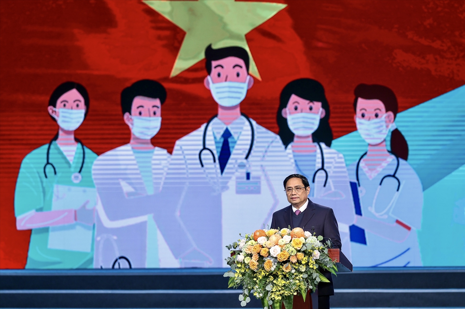 Thủ tướng Phạm Minh Chính: "Nghề y là một nghề đặc biệt" và sự nghiệp chăm sóc, bảo vệ sức khỏe Nhân dân ngày càng tốt hơn luôn là ưu tiên hàng đầu, là trăn trở của lãnh đạo Đảng, Nhà nước ta. Ảnh VGP/Nhật Bắc