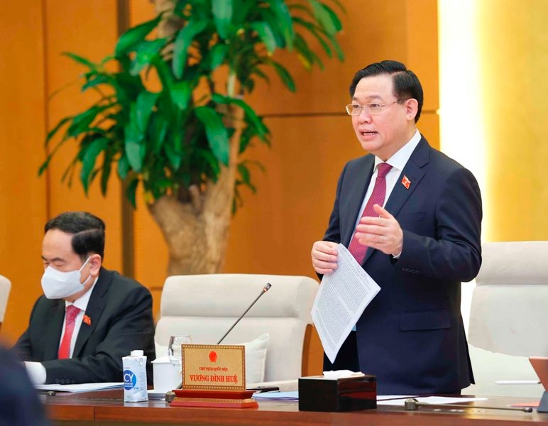 Chủ tịch Quốc hội Vương Đình Huệ phát biểu tại một phiên họp của Ủy ban Thường vụ Quốc hội