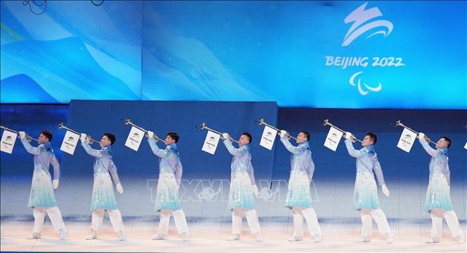 Các nghệ sĩ biểu diễn tại lễ khai mạc Paralympic mùa Đông Bắc Kinh 2022, Trung Quốc tối 4/3/2022. Ảnh: THX/TTXVN