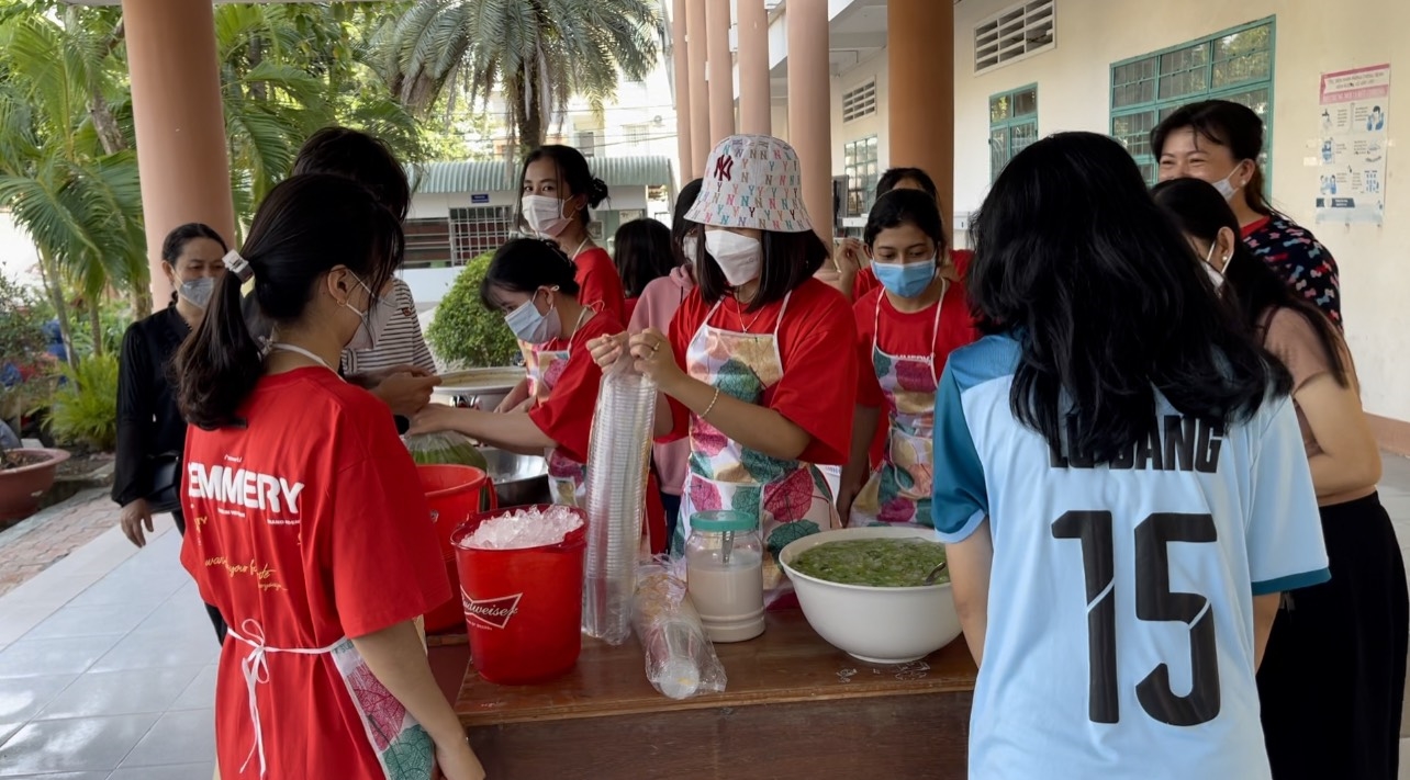 Tổ chức các hoạt động vui chơi cho các em tại Trường PT DTNT THPT tỉnh Kiên Giang vào cuối tuần