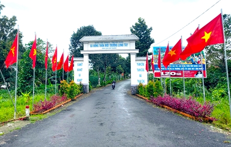 Xã Trường Long Tây, huyện Châu Thành A, hân hoan đón nhận danh hiệu xã nông thôn mới nâng cao.