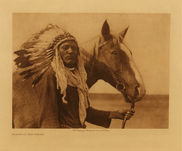 Bộ ảnh cuộc sống "tôn thờ thiên nhiên" của người da đỏ cách đây hơn 100 năm 1