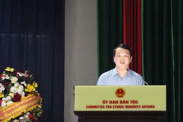 Bộ trưởng, Chủ nhiệm Hầu A Lềnh phát biểu tại Hội nghị