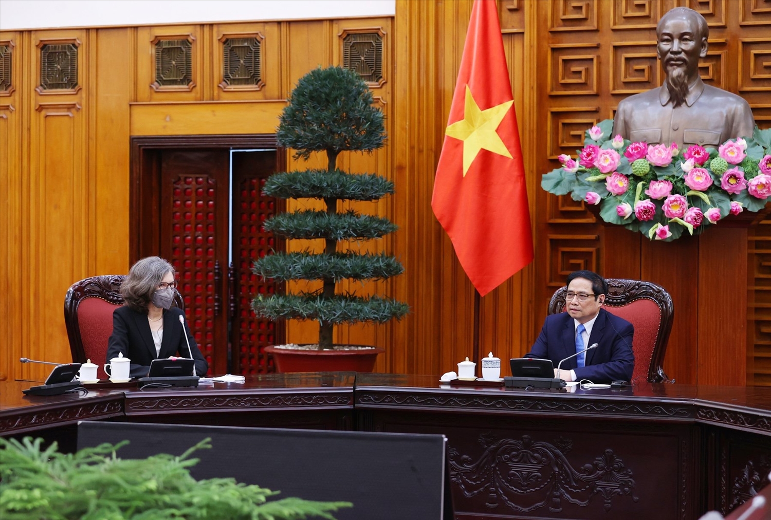 Thủ tướng trân trọng cảm ơn Chính phủ và nhân dân Canada đã hỗ trợ vaccine cho Việt Nam thông qua cơ chế COVAX - Ảnh: VGP