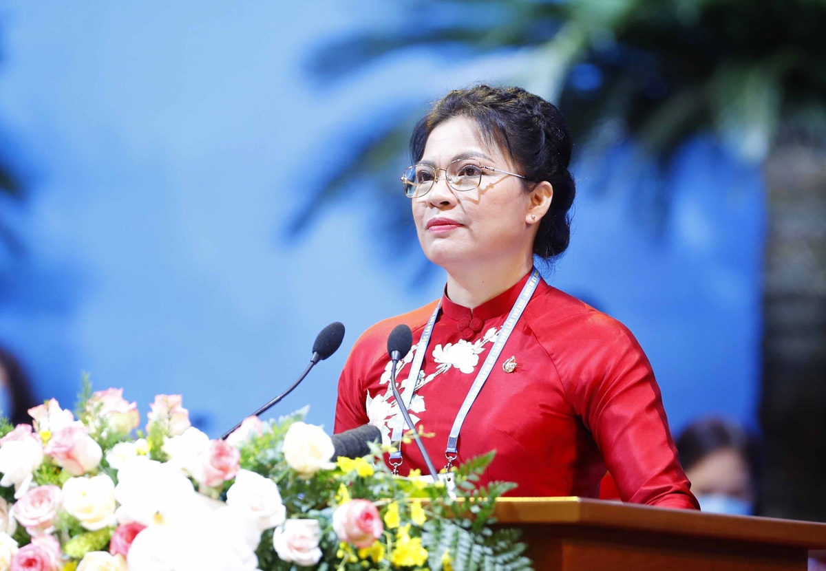 Bà Hà Thị Nga, Chủ tịch Hội LHPN Việt Nam khóa XII phát biểu khai mạc Đại hội