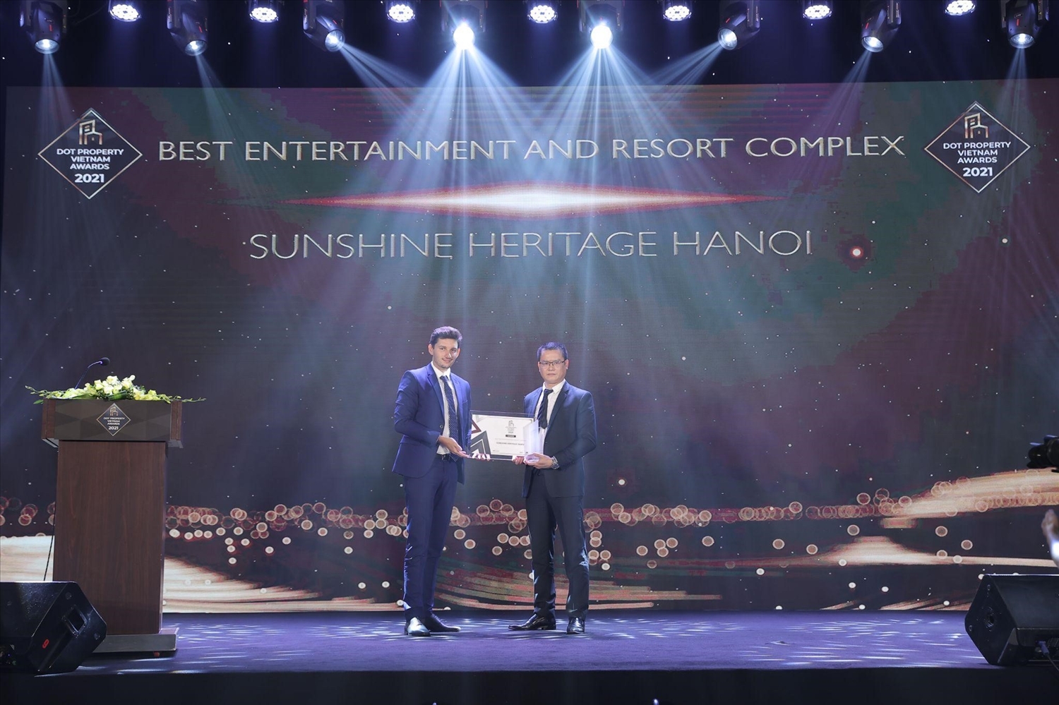 Dự án Sunshine Heritage Hà Nội xuất sắc giành giải Tổ hợp giải trí và nghỉ dưỡng tốt nhất Việt Nam 2021 - Best Entertainment and Resort Complex Vietnam 2021