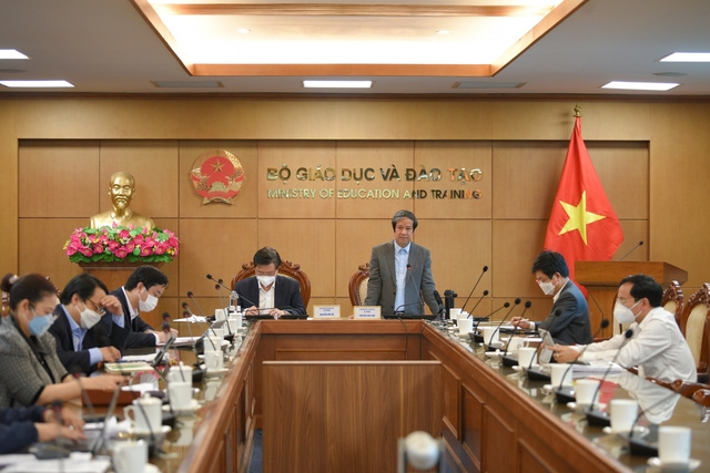 Bộ trưởng Bộ GD&ĐT Nguyễn Kim Sơn chủ trì Hội nghị trực tuyến với 63 địa phương