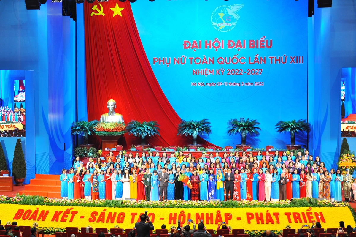 Ban chấp hành hội LHPN Việt Nam khóa XIII ra mắt