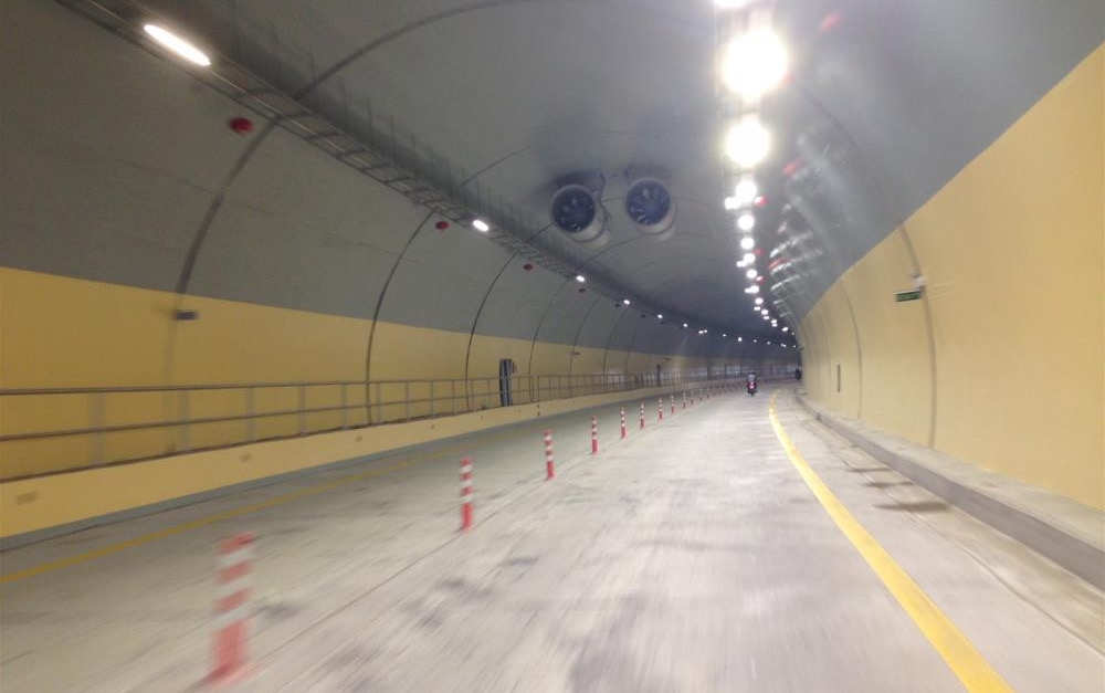 Hầm Phước Tượng và Phú Gia được xây dựng có 2 làn xe, tốc độ thiết kế 80km/giờ