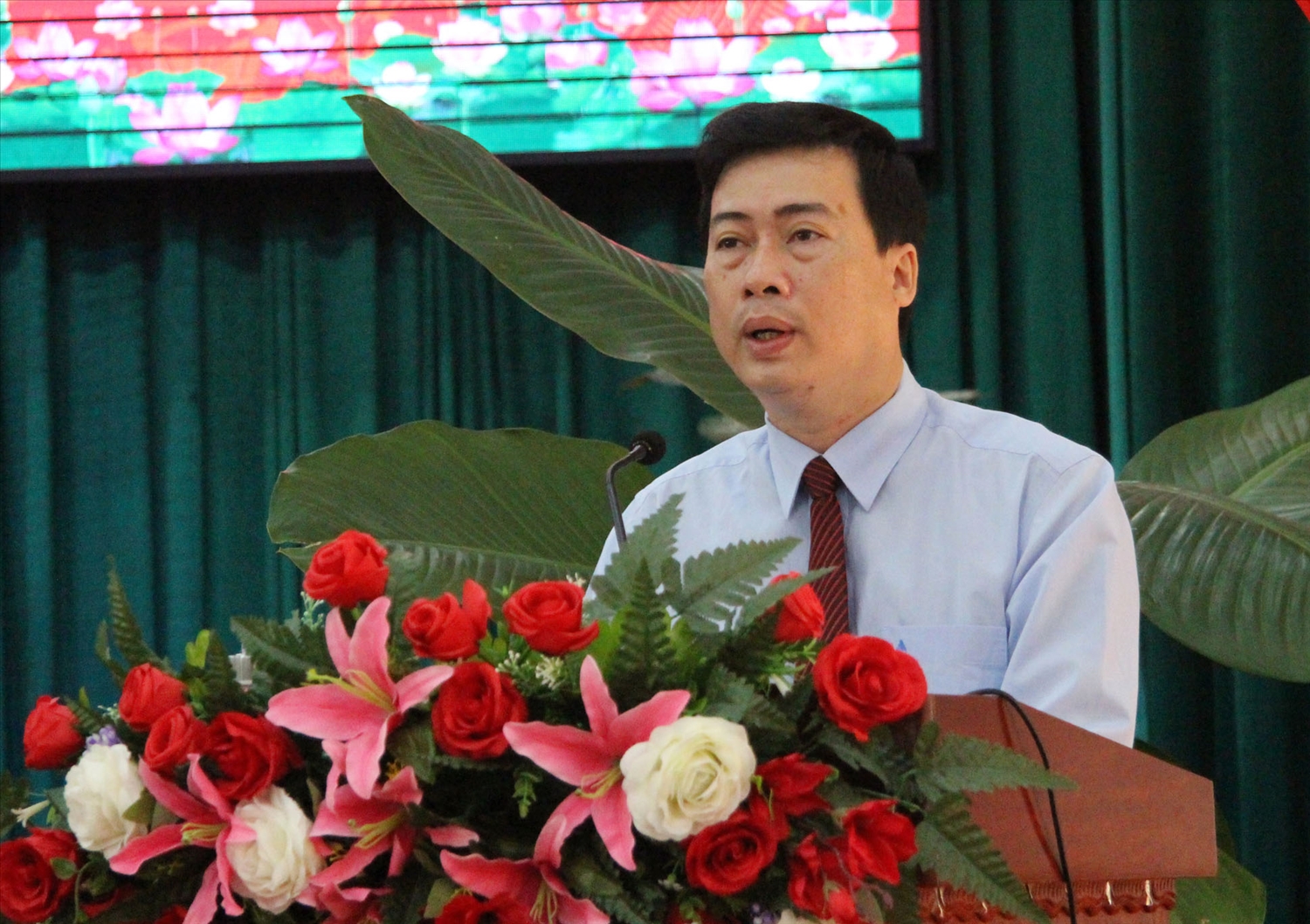 Ông Trần Hồng Tiến, Bí thư Huyện ủy Krông Pắc chia sẻ định hướng phát triển sầu riêng trên địa bàn huyện thời gian tới