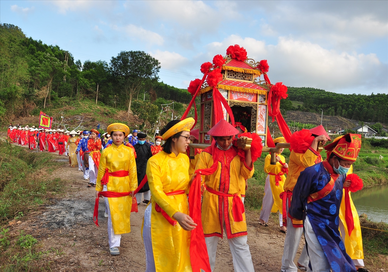 Nhiều nghi lễ truyền thống đặc sắc được tổ chức tại Lễ hội Bà Thu Bồn.