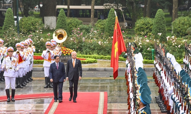 Thủ tướng Phạm Minh Chính chủ trì lễ đón chính thức Thủ tướng Malaysia Dato' Sri Ismail Sabri bin Yaakob được tổ chức trọng thể tại Phủ Chủ tịch - Ảnh: VGP/Nhật Bắc