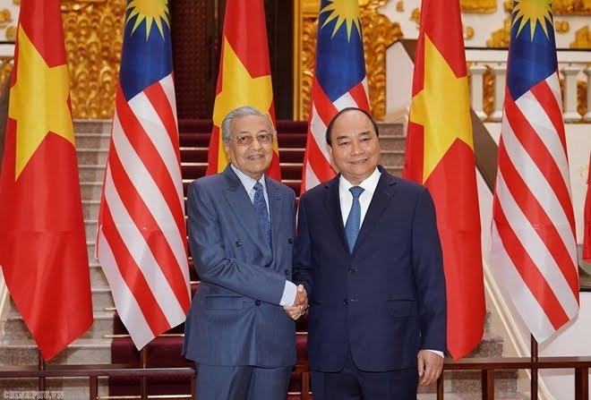 Thủ tướng Nguyễn Xuân Phúc và Thủ tướng Malaysia Mahathir Mohamad, tháng 8/2019. (Ảnh: VGP)