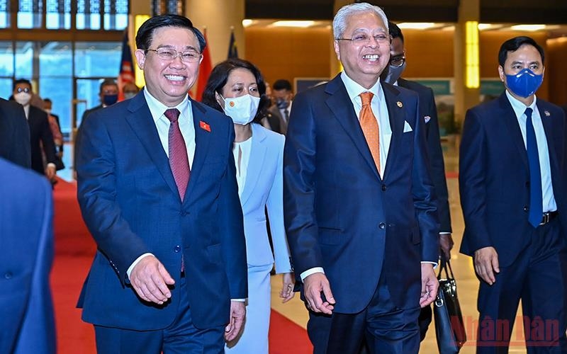 Chủ tịch Quốc hội Vương Đình Huệ và Thủ tướng Malaysia Dato’ Sri Ismail Sabri bin Yaakob. (Ảnh: Duy Linh)
