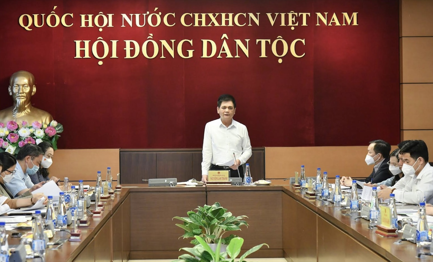 Ông Nguyễn Lâm Thành, Phó Chủ tịch HĐDT của Quốc hội phát biểu ý kiến tại phiên họp