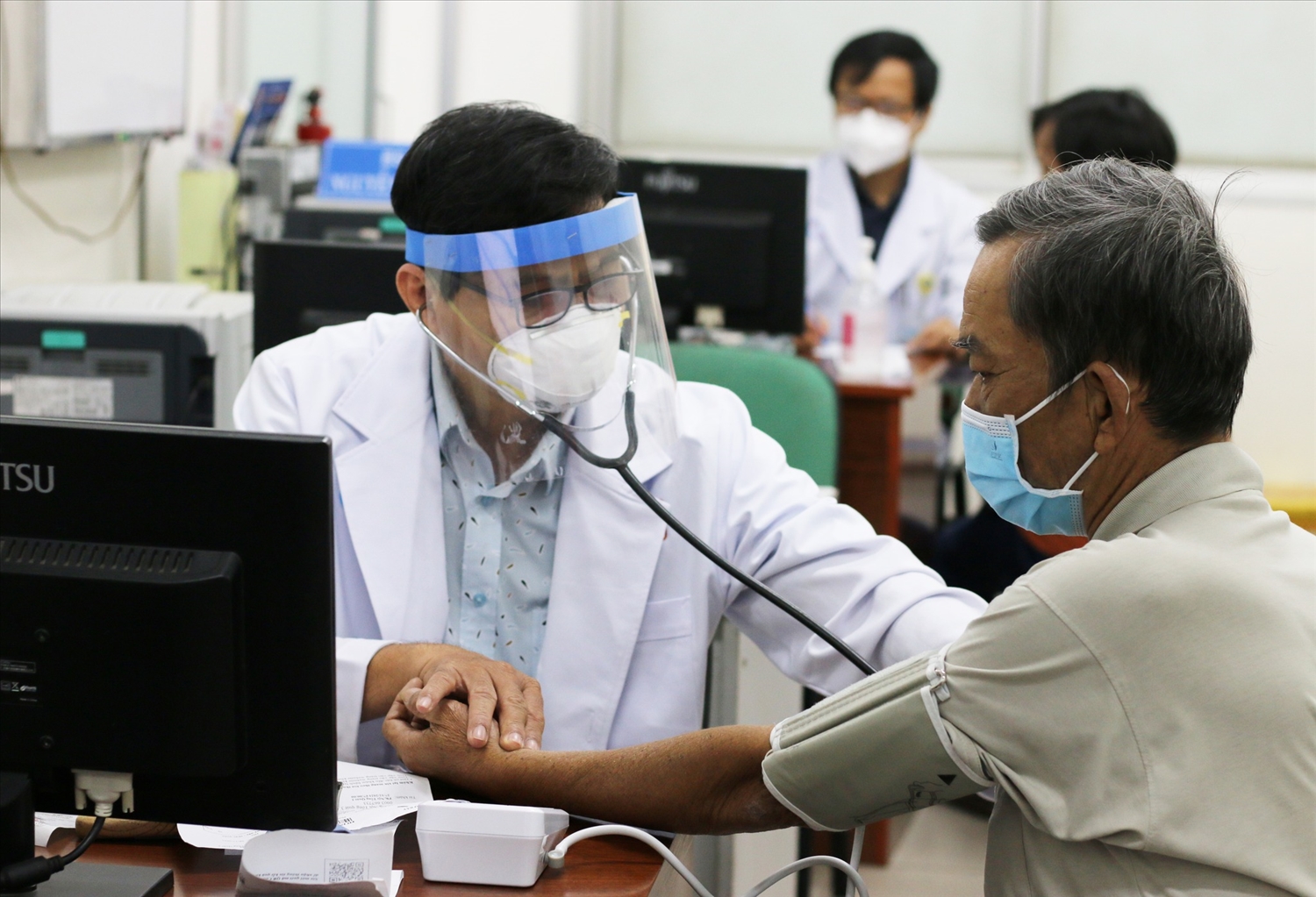 Bệnh viện Chợ Rẫy (TP. Hồ Chí Minh) tổ chức chương trình khám sàng lọc cho bệnh nhân bị u sợi thần kinh