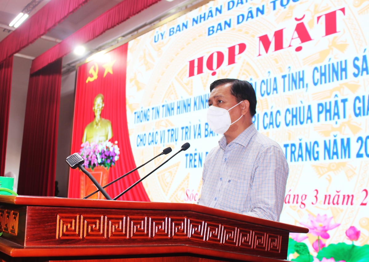Chủ tịch UBND tỉnh Sóc Trăng Trần Văn Lâu phát biểu tại buổi họp mặt