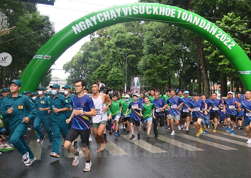 Đông đảo người dân TP. Hồ Chí Minh tham gia ngày chạy Olympic vì sức khỏe toàn dân