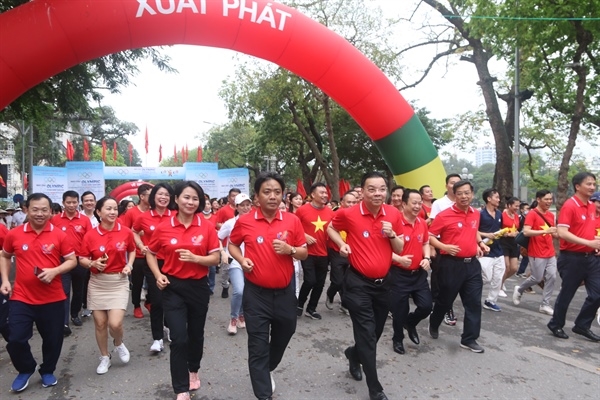 Lãnh đạo TP. Hà Nội và người dân Thủ đô tham gia Ngày chạy