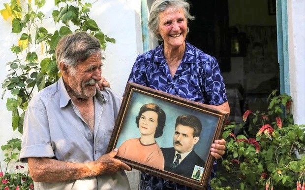 Những người già ở đảo Ikaria tuy đã cao tuổi nhưng vẫn khỏe mạnh, ít bệnh tật.