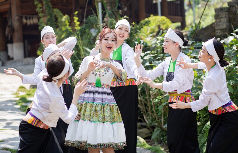 MV giới thiệu nhiều nét văn hóa, vẻ đẹp đặc trưng của dân tộc Mường.