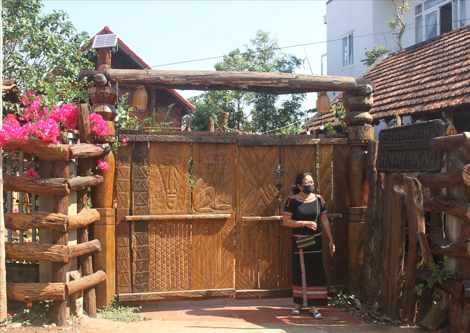 Homestay Hnoh Ea Kao lưu giữ nhiều giá trị văn hóa truyền thống của đồng bào Ê Đê trong đó có tượng dân gian
