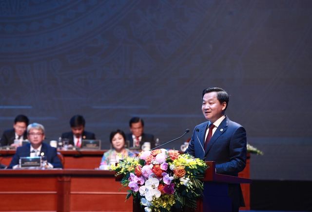 Phó Thủ tướng Lê Minh Khái đề nghị Hội Doanh nhân trẻ Việt Nam kịp thời đề xuất với Đảng, Nhà nước nhiều ý tưởng, sáng kiến trong quá trình hoạch định chủ trương, chính sách, tạo điều kiện cho các doanh nhân trẻ cống hiến và phát triển - Ảnh VGP