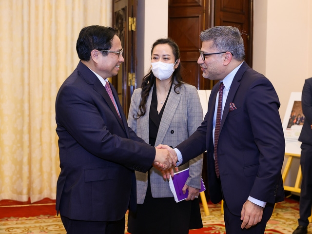 Thủ tướng cám ơn các đối tác, tổ chức quốc tế và cơ quan ngoại giao đã hỗ trợ Việt Nam trong công tác vaccine - Ảnh: VGP/Nhật Bắc