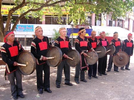 Đội chiêng buôn Wiâo, thị trấn Krông Năng, tỉnh Đắk Lắk luyện chiêng
