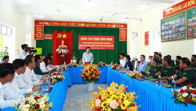 Phó Thủ tướng Thường trực đánh giá cao việc Bình Phước là tỉnh đầu tiên trên tuyến biên giới Việt Nam-Campuchia đã hoàn thành việc phân giới cắm mốc - Ảnh: VGP/Hải Minh