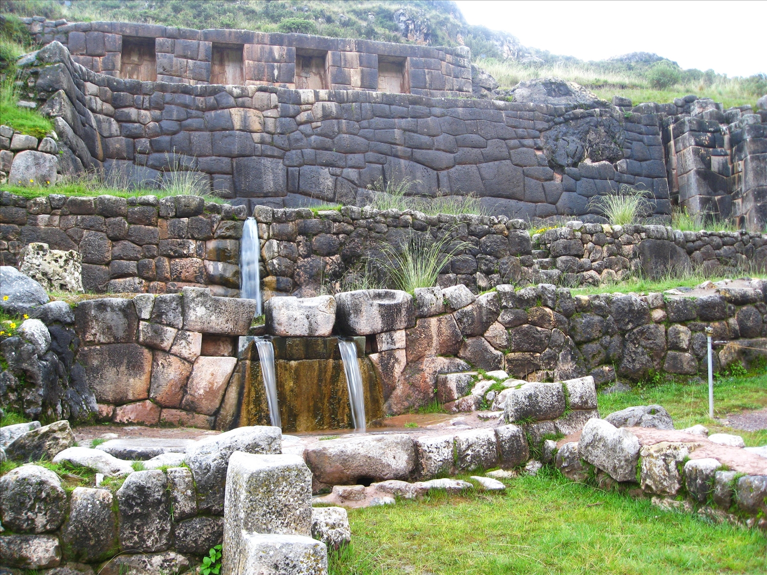 Theo các chuyên gia, người dân Inca là những bậc thầy trong việc xây dựng các bức tường đá không cần dùng đến vữa.