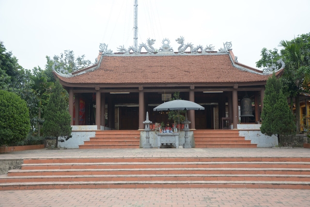 Cụm di tích đền Măng Sơn, đình Sơn Trung và đình Sơn Đông, thị xã Sơn Tây, thành phố Hà Nội. 
