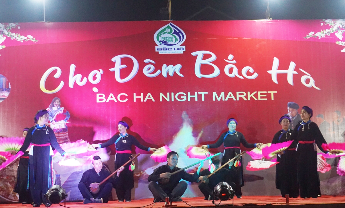 Nhiều hoạt động văn hóa, văn nghệ đặc sắc được tổ chức tại chợ đêm