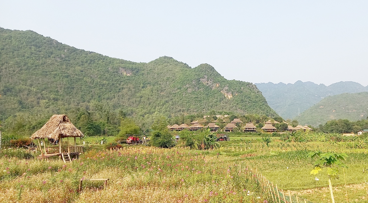 Khu du lịch Bản Lác thuộc xã Chiềng Châu, huyện Mai Châu, tỉnh Hòa Bình