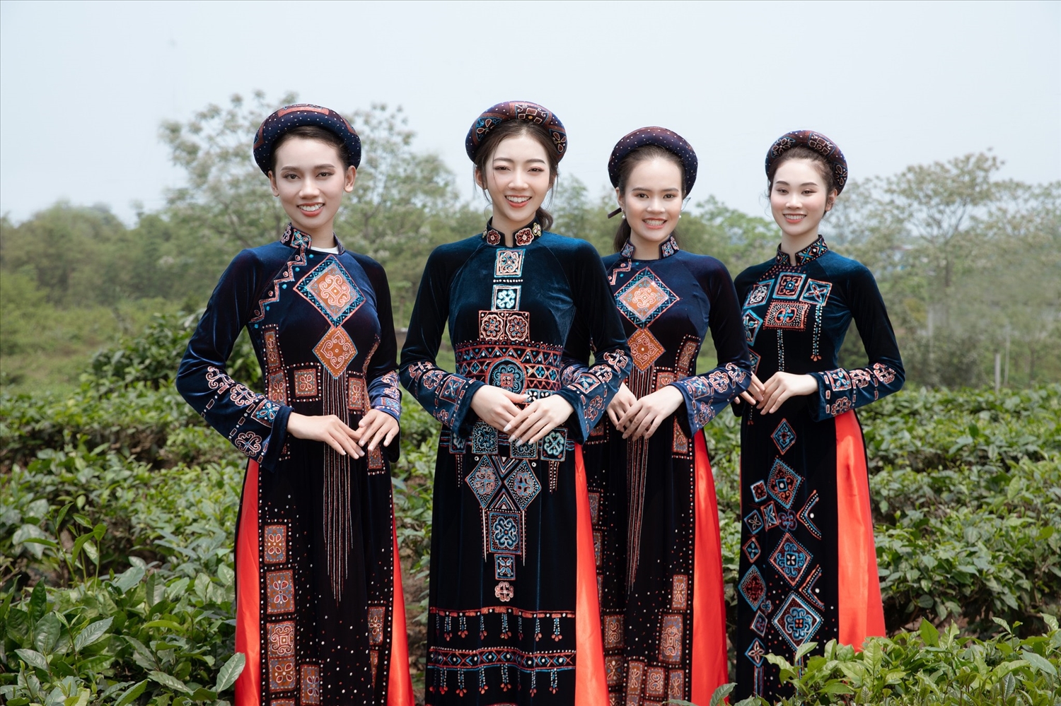 Trang phục dân tộc Tày  Tạp chí Quê Hương Online  Ủy ban Nhà nước về  người Việt Nam ở nước ngoài