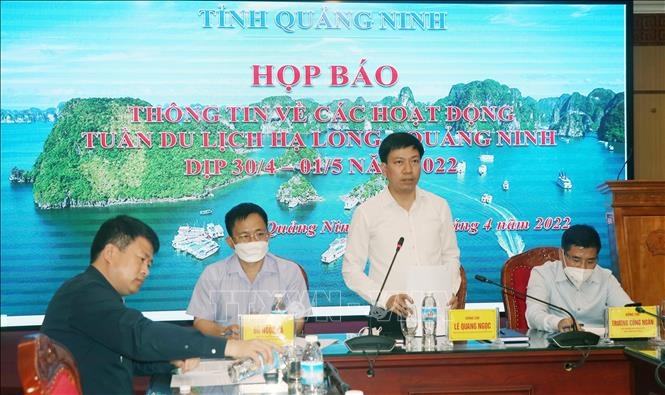 Đại diện sở Thông tin truyền thông tỉnh Quảng Ninh thông tin về chương trình. 
