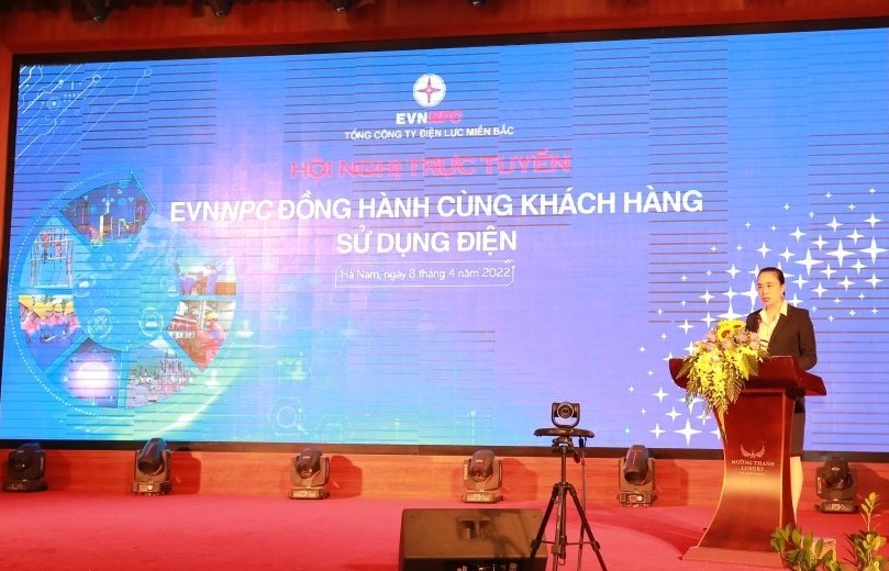 Bà Đỗ Nguyệt Ánh-Chủ tịch Hội đồng thành viên Tổng công ty Điện lực miền Bắc phát biểu khai mạc Hội nghị