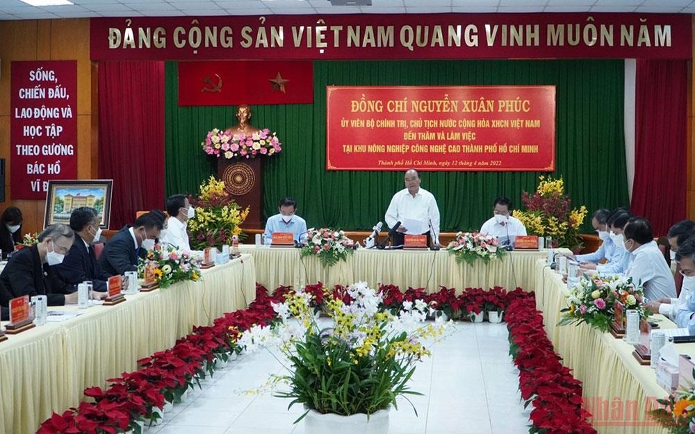  Chủ tịch nước Nguyễn Xuân Phúc làm việc tại Khu Nông nghiệp công nghệ cao TP Hồ Chí Minh.