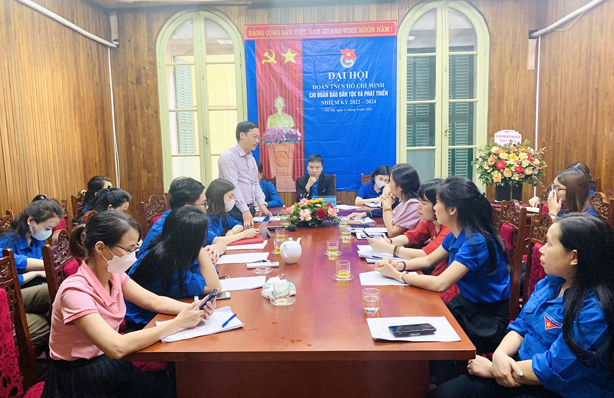 Đồng chí Nguyễn Văn Chính, Bí thư Đoàn Thanh niên Ủy ban Dân tộc phát biểu tại Đại hội