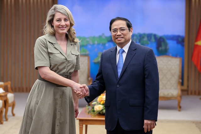 Thủ tướng Chính phủ Phạm Minh Chính tiếp bà Mélanie Joly, Bộ trưởng Ngoại giao Canada nhân dịp sang thăm Việt Nam. Ảnh: VGP/Nhật Bắc