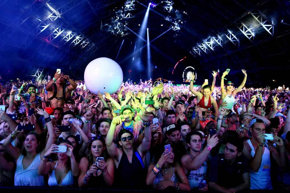 Lễ hội âm nhạc Coachella là một sự kiện âm nhạc ngoài trời hoành tráng, thu hút tới hơn 250.000 người tham gia mỗi năm