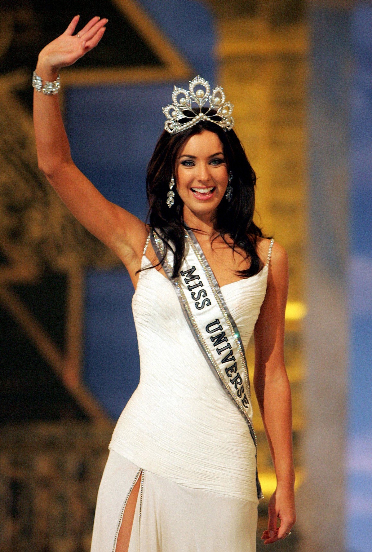 Natalie Glebova thời điểm đăng quang Hoa hậu Hoàn vũ 2005 (Ảnh TL)