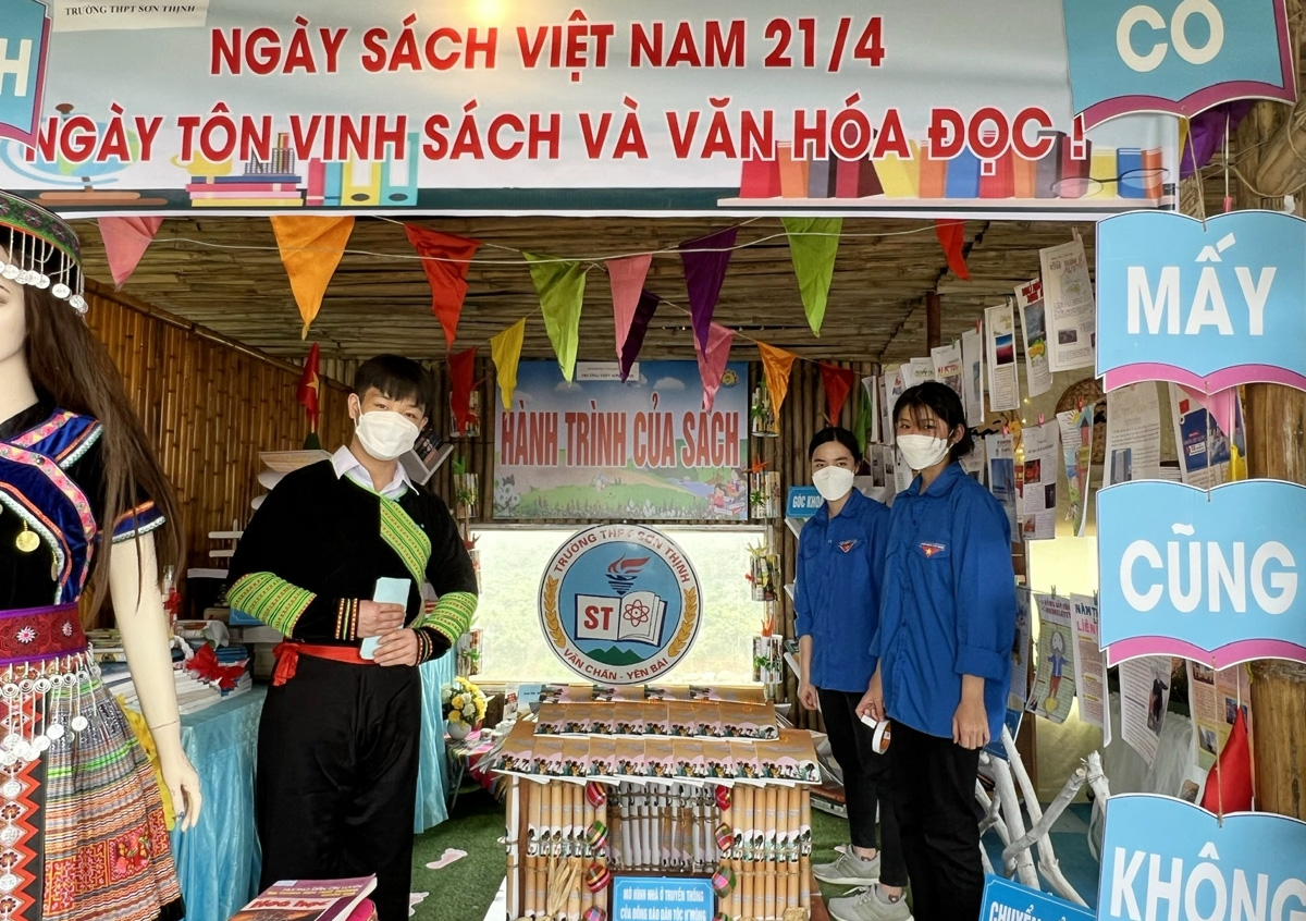 Hội sách được tổ chức trong 2 ngày 15 - 16/4, tại xã Suối Giàng, huyện Văn Chấn (Yên Bái)