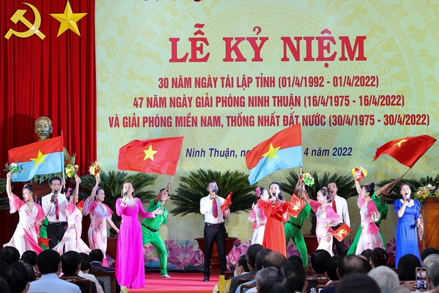 Lễ kỷ niệm 30 năm tái lập tỉnh Ninh Thuận - Ảnh: VGP/Nhật Bắc